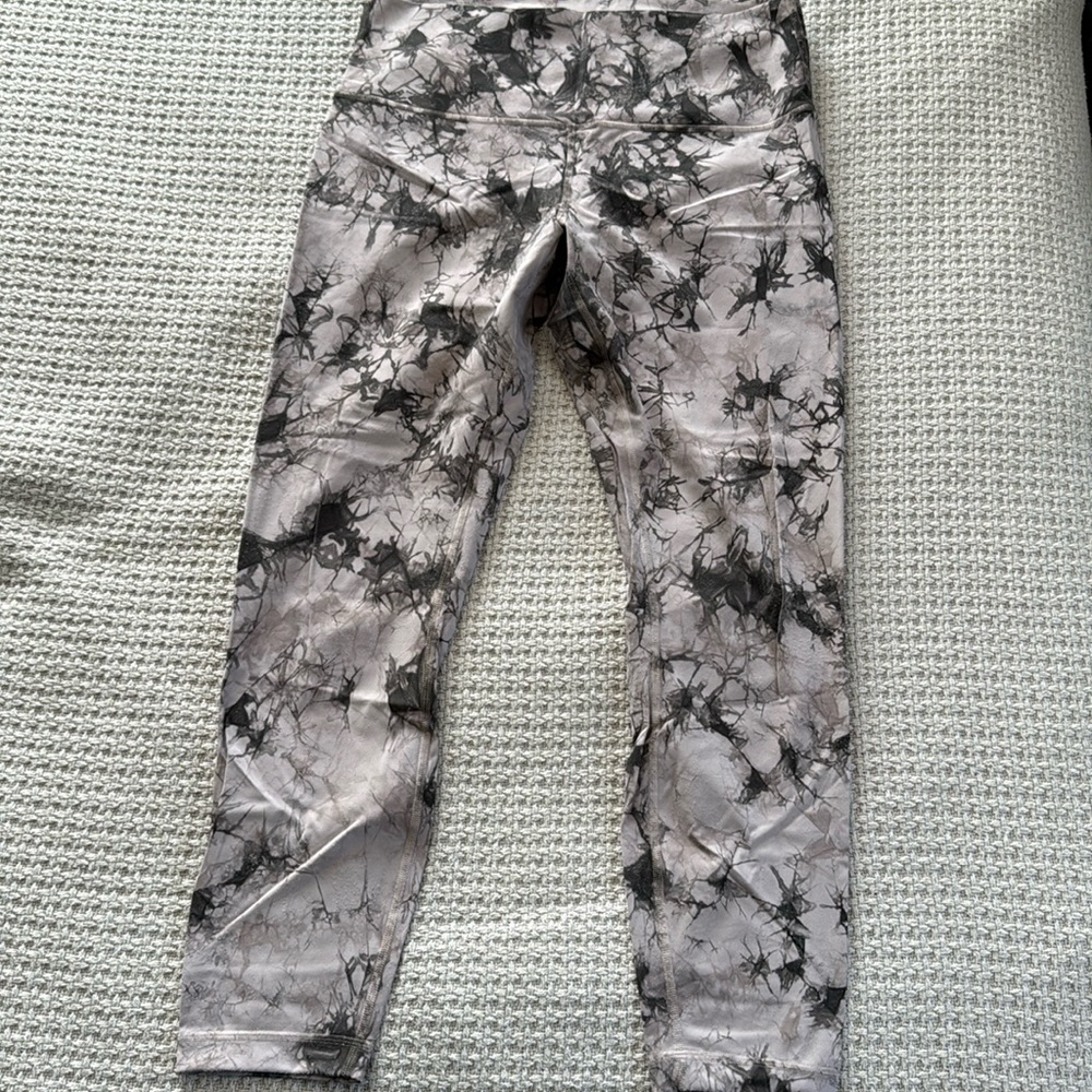Women’s lululemon leggings size 10